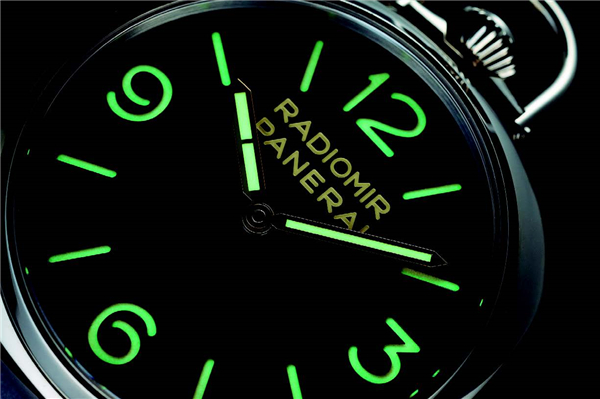 沛纳海Pocket Watch 3 Days Oro Bianco现代工艺的时尚风格