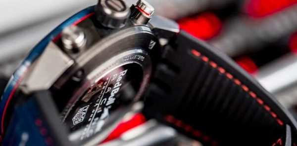 泰格豪雅推出卡莱拉Heuer-01红牛车队特别版腕表