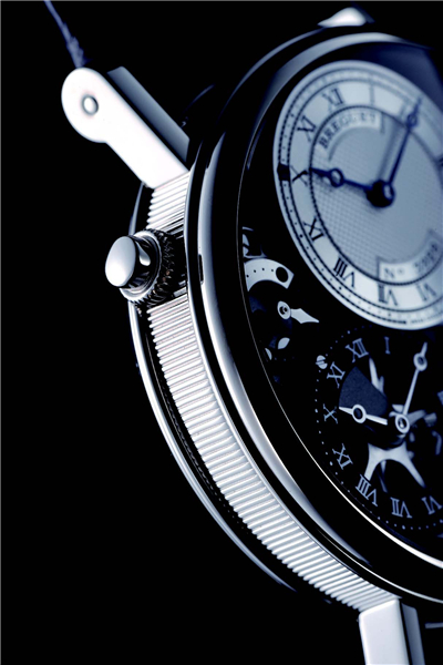 宝玑 Tradition GMT 7067两地时间腕表 Tradition系列是品牌最具代表特色的作品
