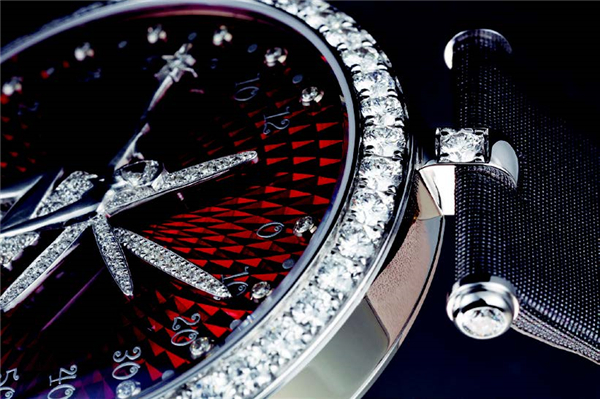 梵克雅宝Lady Arpels Féerie Rouge优雅仙子挥魔杖