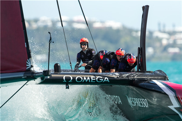 欧米茄盛大发布两款全新腕表  以精准助力新西兰酋长队征战第35届美洲杯帆船赛