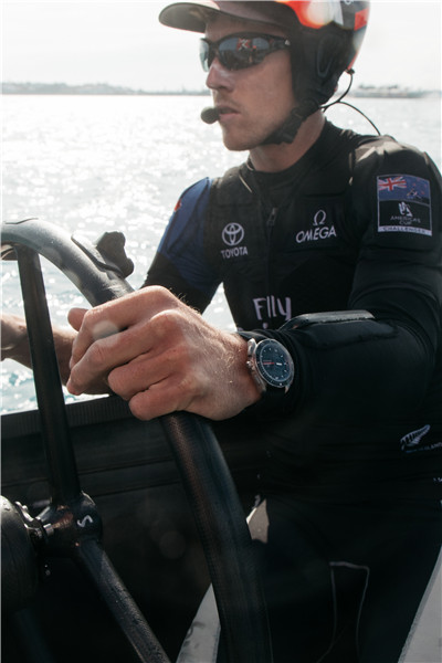 欧米茄盛大发布两款全新腕表  以精准助力新西兰酋长队征战第35届美洲杯帆船赛